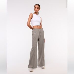 Abercrombie & Fitch NWT YPB Freestyle Wide Leg Pant in Sand